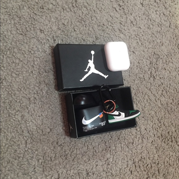 Apple Other - Apple AirPods 2nd Generation Nike Jordan Case